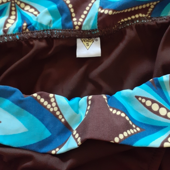 Venus bikini, top is size C, bottoms are Sml. Beautiful brwn. w/ 3shades of turq - Picture 4 of 4